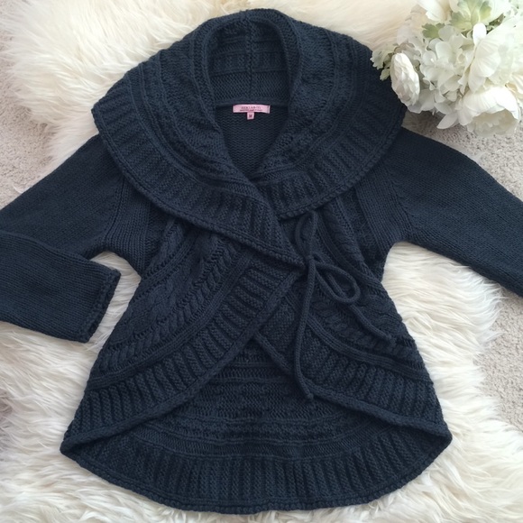 Hekla & Co. Sweaters - Hekla & Co. Italy Wool Wrap Cable Sweater Cardigan